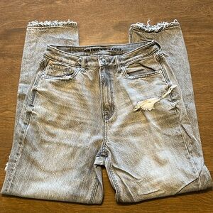 Size 6 American Eagle mom jeans